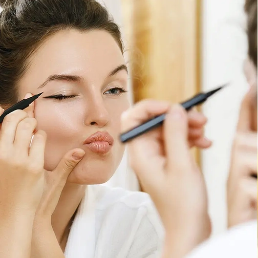 ترفند های ساده برای کشیدن خط چشم